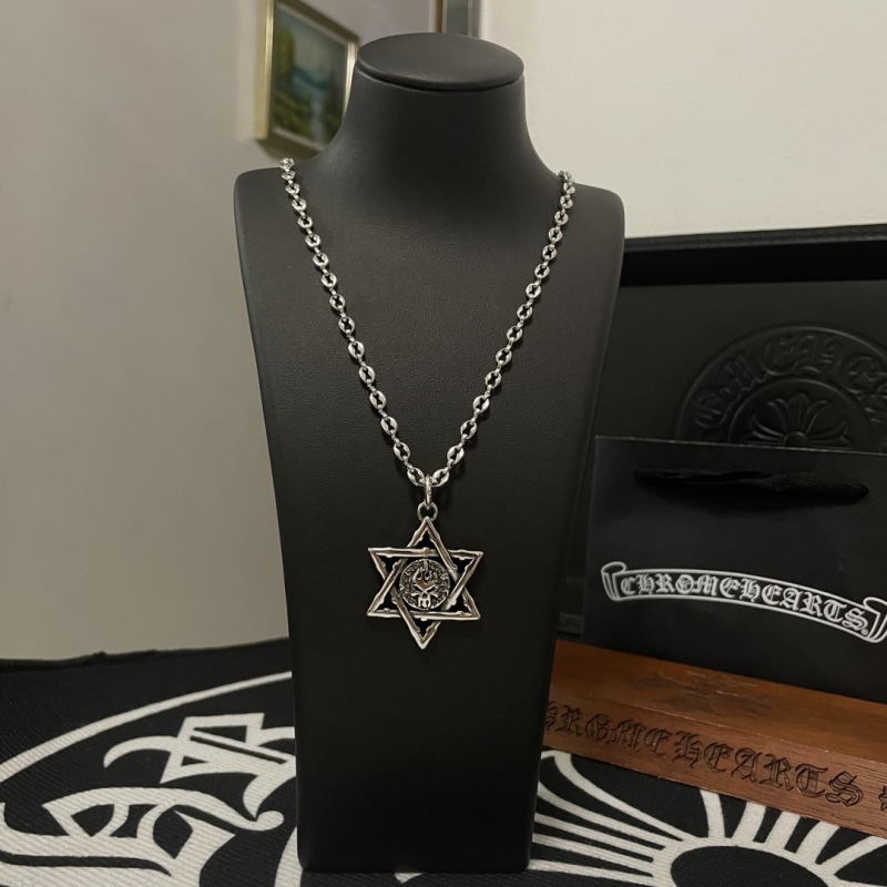 Ch**me He**ts necklaces